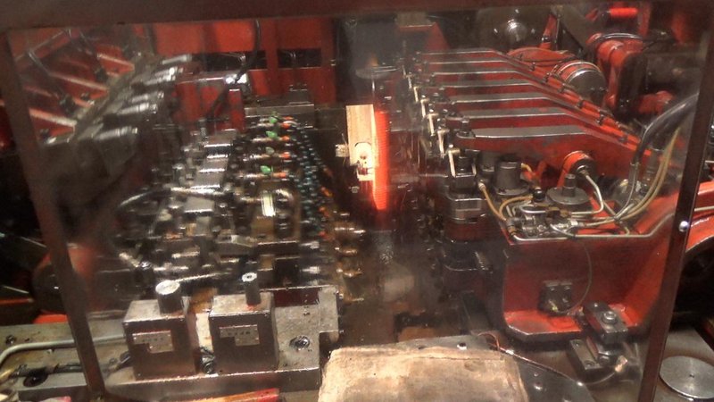 Asahi Sunac Model AF1815-6 Six Die Parts Forming Machine