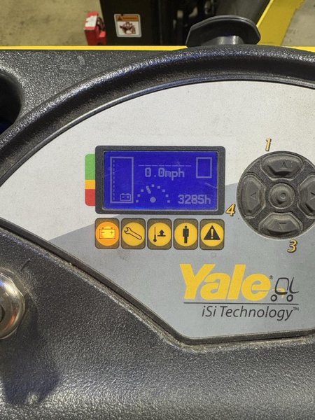 Yale ESC040AD 4,000 lb Electric Stand-Up Forklift, 2020 – 36 V – Warehouse Ready