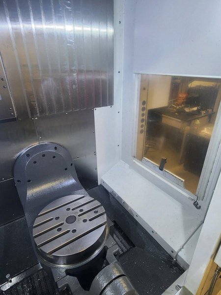Haas UMC 500 Universal Machining Center, 2020 – 15,000 RPM Spindle, TSC, HSM, Chip Auger, WIPS