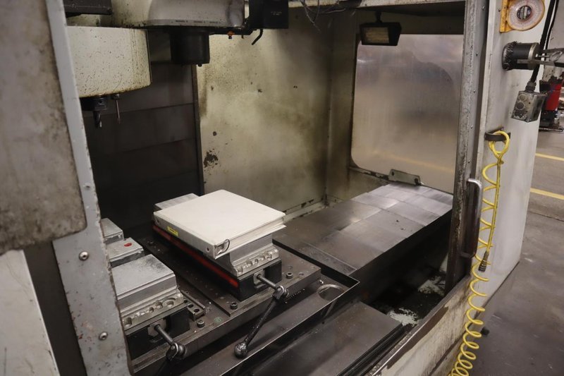 Haas VF-4 CNC Vertical Machining Center, 20 Station Carousel  Tool Changer, 7500 RPM Spindle, Chip Auger, Programmable Coolant- Auction Item