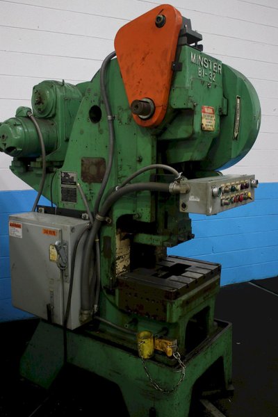 32 TON MINSTER GAP PRESS MODEL #B-32 STOCK #74064