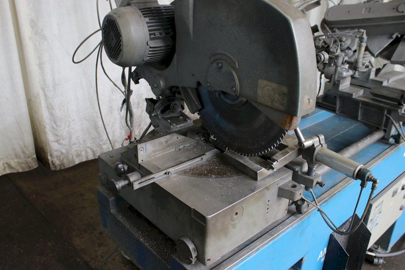 PETICI UNIVER 402IP DOUBLE HEAD TRAVELING MITER SAW: STOCK #75312