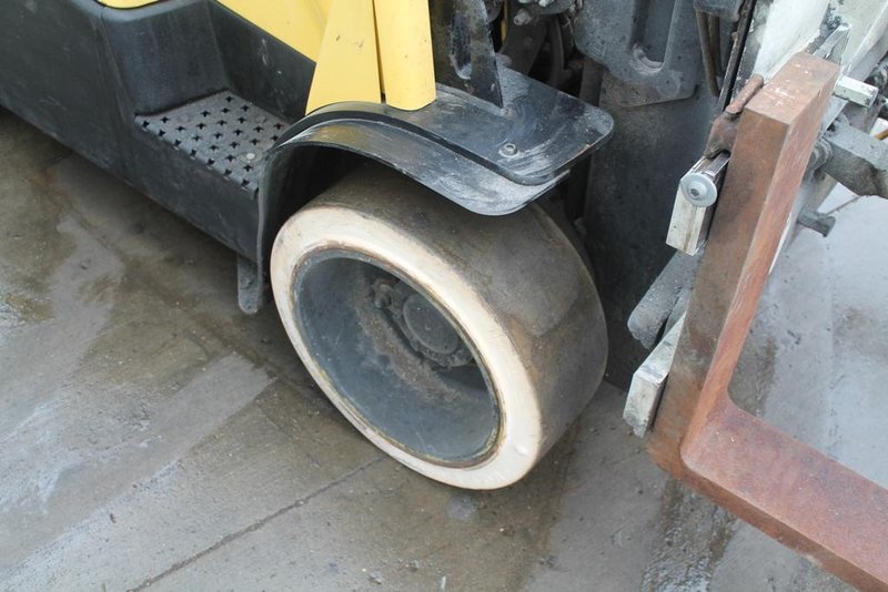 4400 LBS HYSTER LP GAS FORKLIFT: STOCK #63860