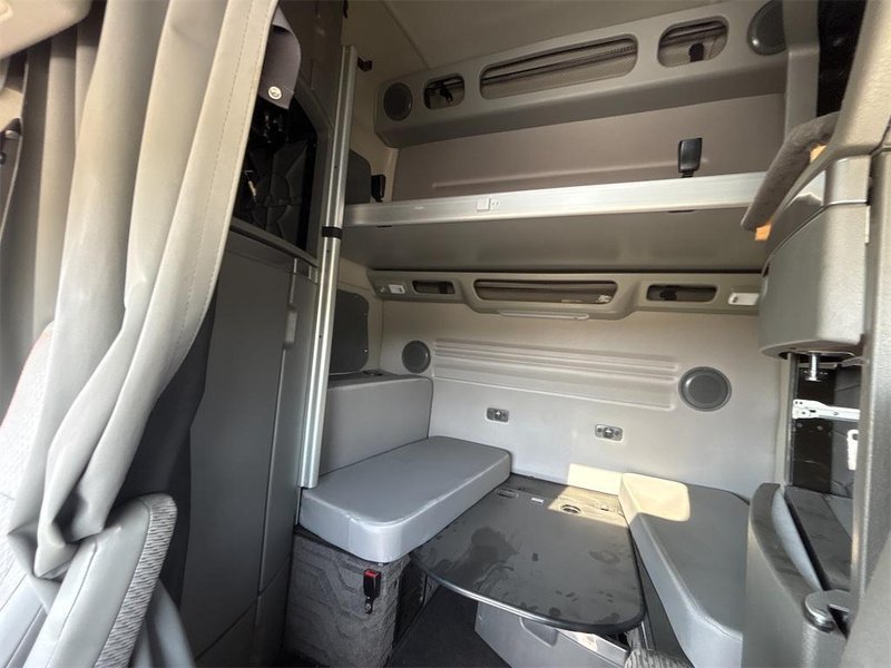 2024 Volvo VNL64T860 4V4NC9EH1RN650847