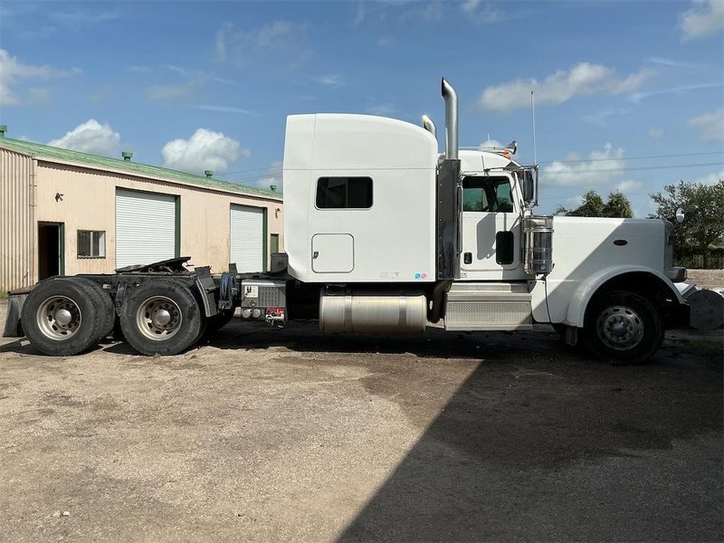 2020 Peterbilt 389 1XPXD49X5LD648486