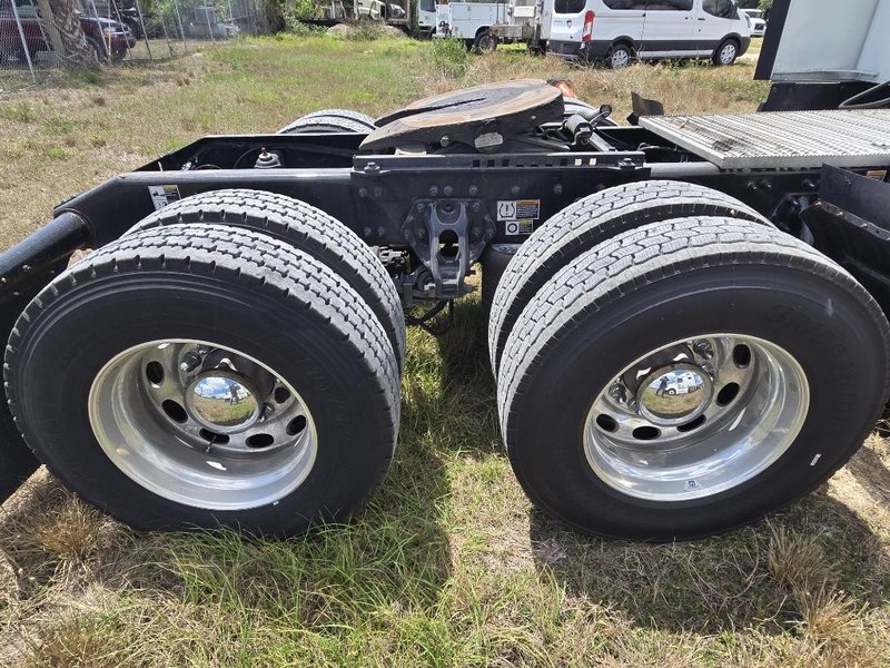 2023 Peterbilt 579 1XPBD49X1PD862374