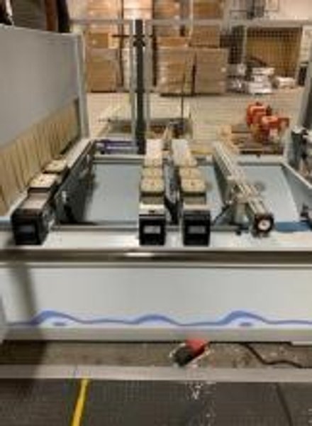 Weeke Venture 107M CNC Router, 2015 – 120″ x 50x Travels, Model BMG111, Free Standing Dust Collector, Safety Cage