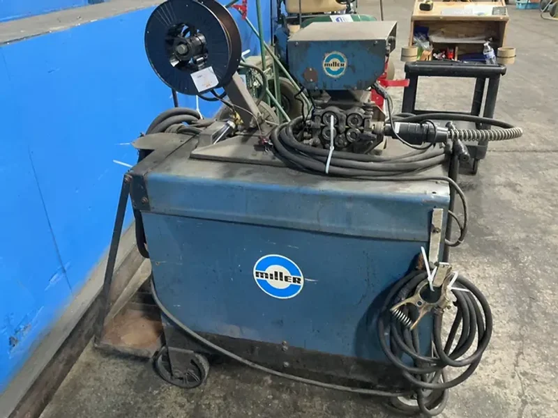 MILLER 450 A WELDER  -  DELTAWELD 450