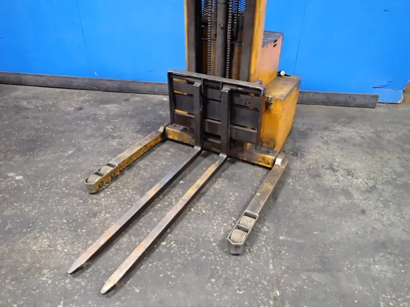 BIG JOE 3000 LBS ELECTRIC PALLET JACK   -  PDM-30-106