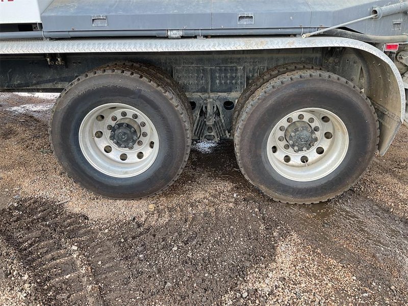 2025 Mack GR64B 1M2GR2GC1SM043902