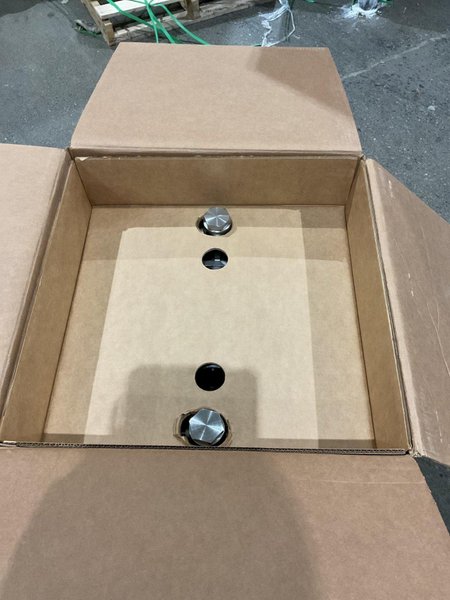 GRACO  25:1 BELLOWS PUMP, SST, UHMWPE SEALS 220668 NIB