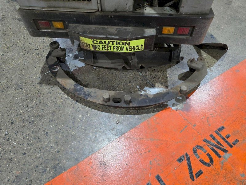 CLARKE 505-230 LP FLOOR SCRUBBER USED SLIGHT DAMAGE