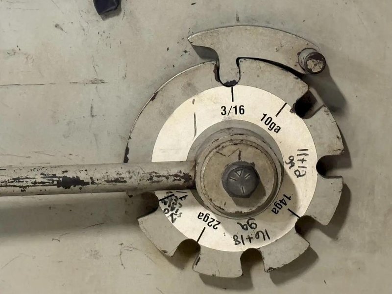 1995 Accurshear 625010 Hydraulic Power Squaring Shear (#5671)