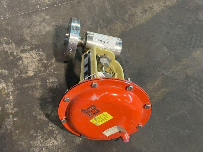 FISHER CONTROLS 3000 PSI VALVE WITH ACTUATOR   -  32-24102SB