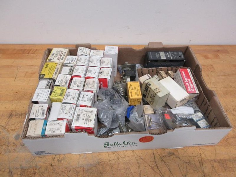 Ice Cube Relays, Switches, Outlets, Panel Switches- Auction Item