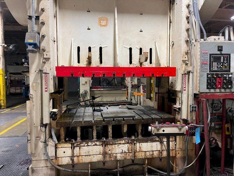 300 TON CLEARING S2-300-72-48 STRAIGHT SIDE PRESS. STOCK # 0522623
