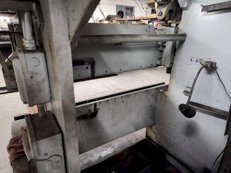 45 TON X 66" VERSON 2050 PRESS BRAKE W/ DIES. STOCK # 0219626.