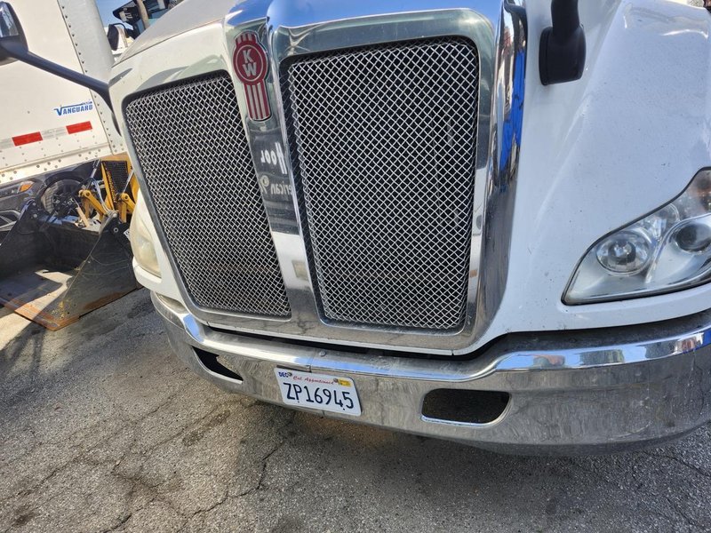 Kenworth T680 76-Inch Sleeper Semi Truck, 2020 – PACCAR MX-13 – Automatic – 578,704 Miles