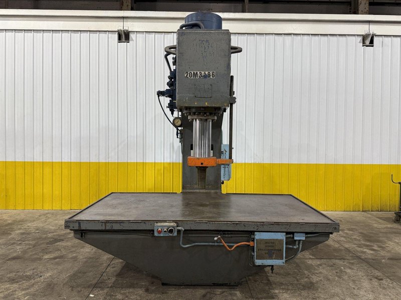 150 TON WILLIAMS &amp; WHITE HYDRAULIC C-FRAME STRAIGHTENING PRESS 24" STROKE: YOBRO #24086