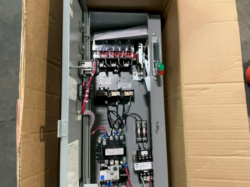 ABB 18 AMPS INDOOR FUSE BOX   -  CR308BT94R3FDALIA
