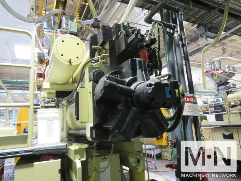 825 TON 132 OZ  HUSKY MODEL GL750GENRS120/100 INJECTION MOLDING MACHINE  MFG 1999