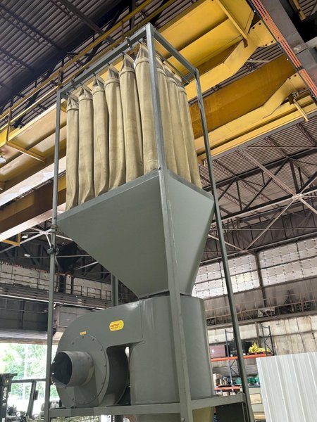 700 CFM AGET MODEL #DUSTKOP 20T31-D1 BAG HOUSE TYPE DUST COLLECTOR: STOCK #21037