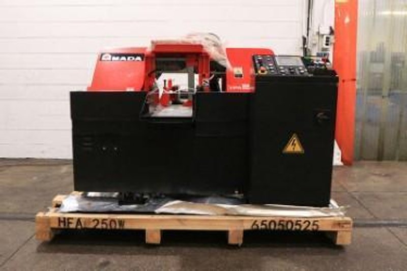 AMADA HORIZONTAL BANDSAW HFA250W