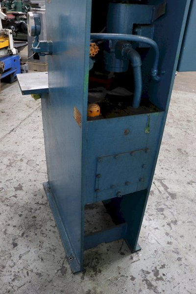 8 TON HANNIFIN C FRAME HYDRAULIC PRESS: STOCK #73454