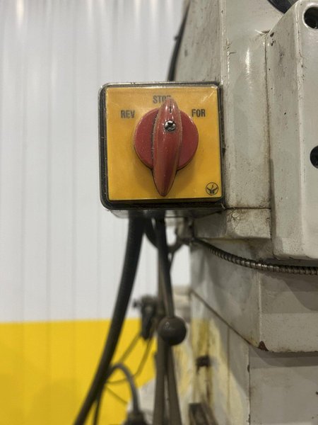 5 HP WILLIS MODEL #5000VS VERTICAL KNEE MILL: STOCK #19835