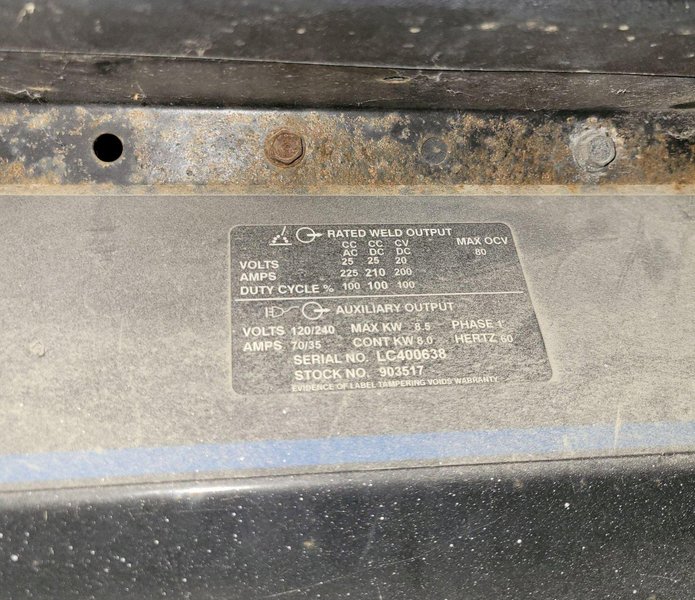 MILLER BOBCAT 225NT WELDER GENERATOR 11,000 WATTS USED