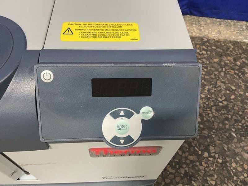 THERMO SCIENTIFIC CHILLER  -  THERMOFLEX 900