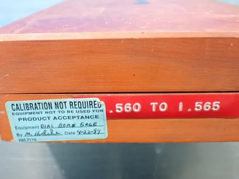 STARRETT .560 - 1.565 DIAL BORE GAGE W/CASE  -  82