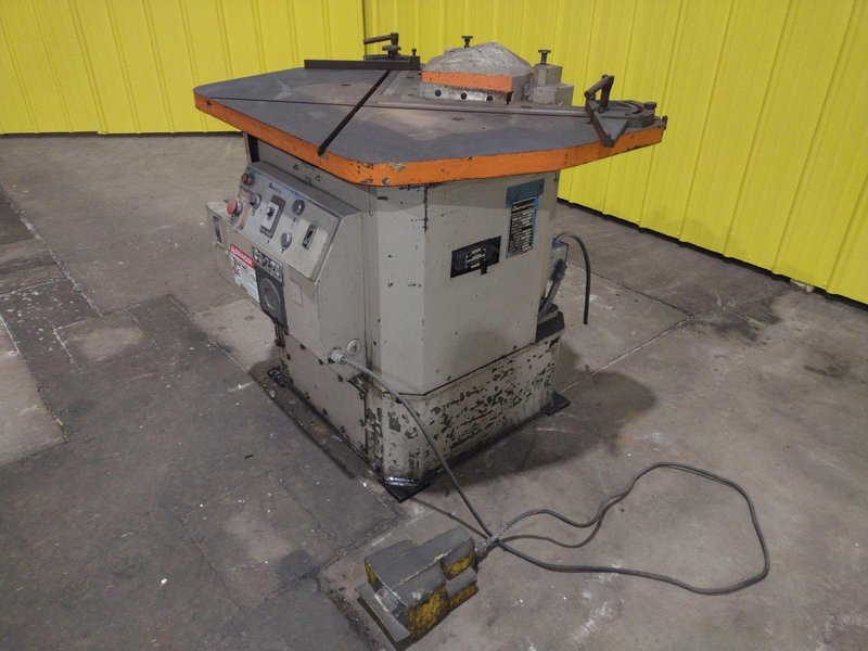 8-5/8&quot; X 8-5/8&quot; X 1/8&quot; AMADA MODEL CS-220 HYDRAULIC NOTCHER: STOCK #12212