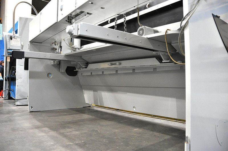 LVD - MVSC 3100 x 6 mm CNC