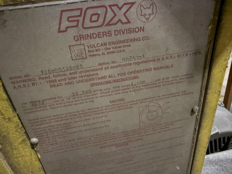 Fox model F10-00135-25 right hand 25hp single end snag grinder s/n 56718-3 with safety guard and disconnect