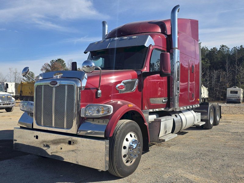 PETERBILT 567 - Trucks
