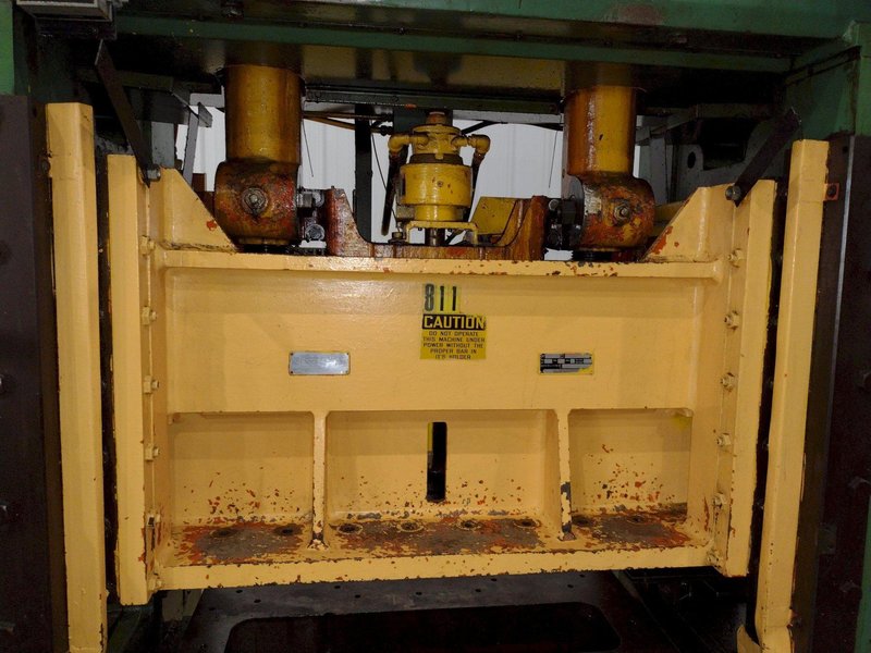 75 TON X 42" X 24" L&amp;J MODEL #EM275 HIGH SPEED STRAIGHT SIDE STAMPING PRESS, 2.5" STROKE: STOCK #23627