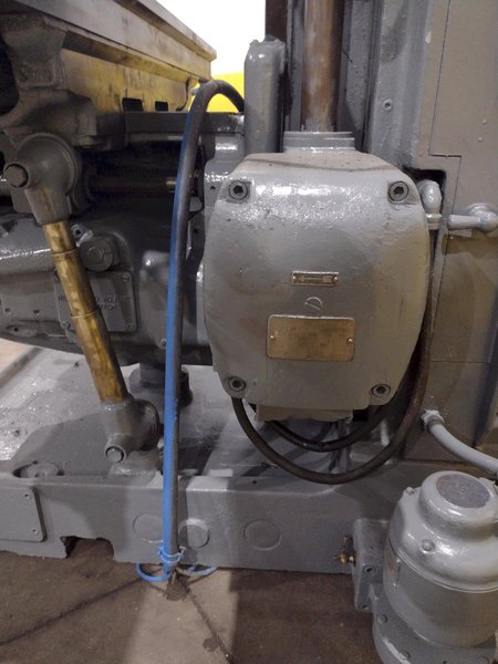 #3 KEARNEY &amp; TRECKER MILWAUKEE MODEL #3 VERTICAL MILLING MACHINE 64" x 13" x 10 HP: YOBRO #24458