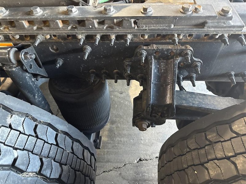 VOLVO VNL64T780 - Trucks