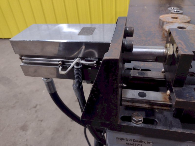 DURAFLEX MANDREL TYPE PIPE CUTTING MACHINE: STOCK #19328