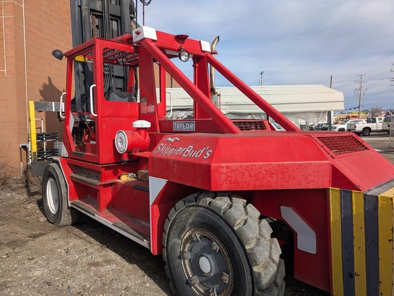 20,000lb Taylor Boat Lift – 20′ Forks