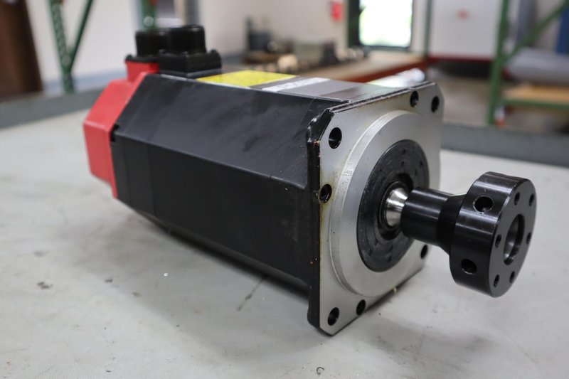 Used Fanuc AC6/2000 Servo Motor; 0.6 kW A06B-0126-B077