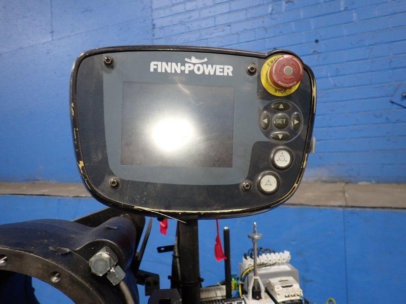 FINN POWER CRIMPING MACHINE  -  32