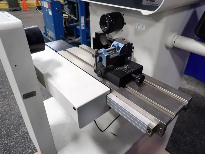 MICRO-VU OPTICAL COMPARATOR  -  SPECTRA / M1030432