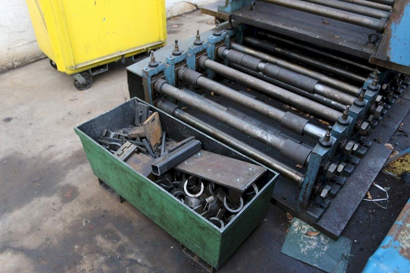 32 STAND X 2.5&#039; X 40&#039; CONTOUR RAFTED (52 HEADS)ROLLFORMER: STOCK #69083