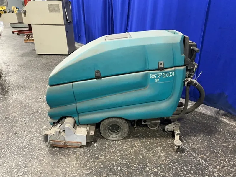 TENNANT 38” FLOOR SCRUBBER  -  5700 XD