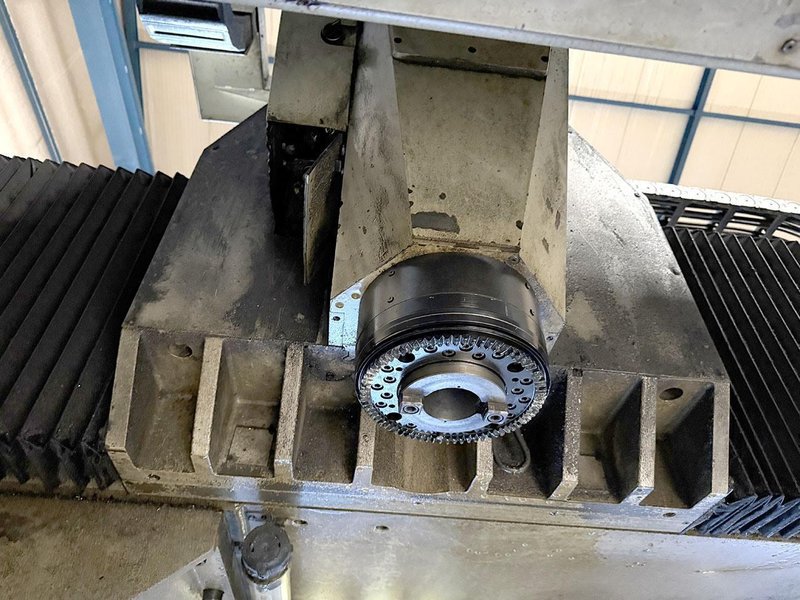 Unisign - Uniport 6 X: 8000 - Y: 2500 - Z: 800 mm CNC 5 axes