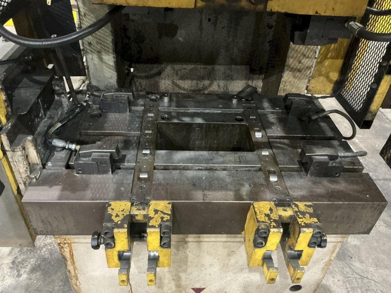 66 TON KOMATSU MODEL #OBS60-3 GAP FRAME PRESS 6.3" STROKE &amp; 6" SONORUKA COIL FEED LINE: YOBRO #25937