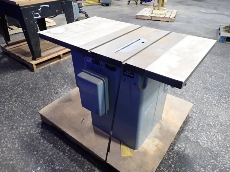 DELTA 47" X 27" 10" TILTING ARBOR SAW   -  34-806