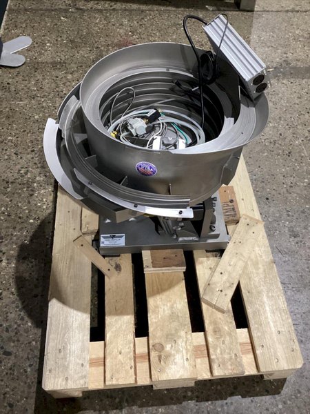 FEEDING CONCEPTS FC-19-15580-2 VIBRATORY BOWL FEEDER SYSTEM USED